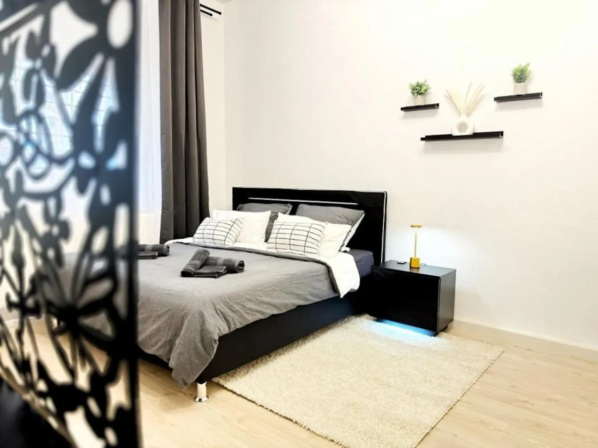 Holidayhome Apartments I Spacious Private Room In Heart Of Berlin contacts